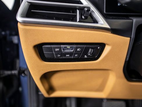 Used 2025 BMW 330i Sedan w/ Premium Package image 45