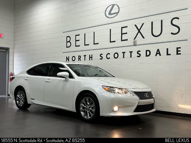 Used 2014 Lexus ES 300h w/ Premium Package w/Bamboo Trim FWD image 2