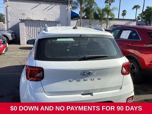Used 2025 Hyundai Venue SEL FWD image 5