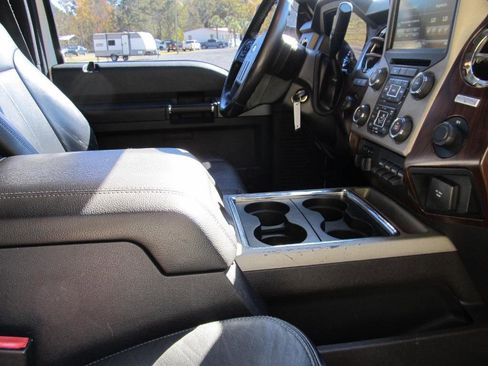 Used 2015 Ford F350 Lariat image 44