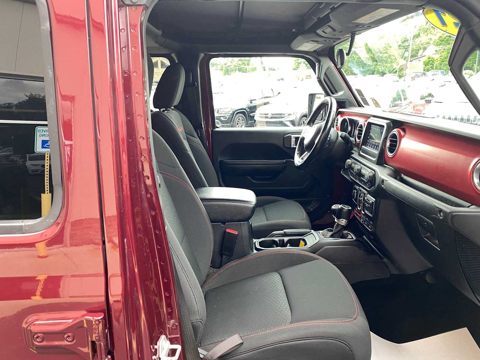 Used 2021 Jeep Gladiator Rubicon w/ Trailer Tow Package AWD/4WD image 32