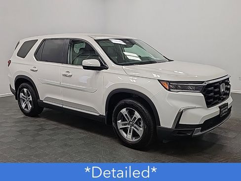 Used 2025 Honda Pilot EX-L image 2