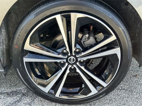 Certified 2020 Nissan Sentra SR image 11