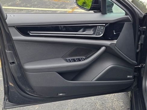 New 2025 Porsche Panamera 4 image 17