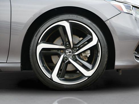Used 2019 Honda Accord Sport image 10