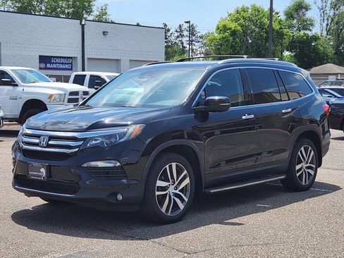 Used 2017 Honda Pilot Elite image 6
