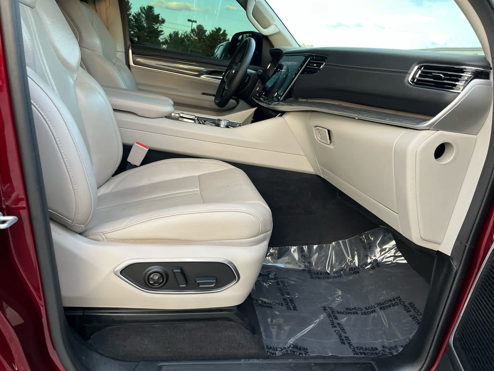 Used 2022 Jeep Wagoneer Series II AWD/4WD image 32