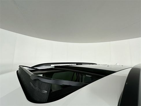 Certified 2025 Honda Pilot Touring image 10