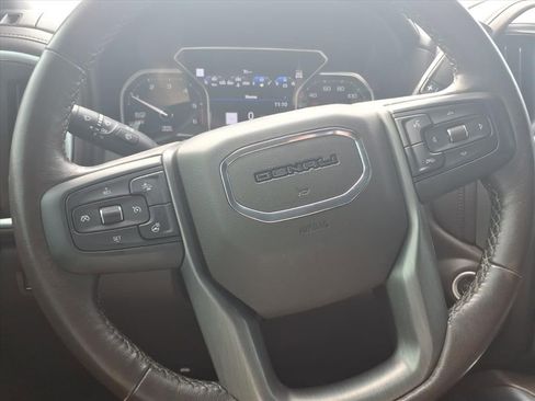 Used 2022 GMC Sierra 1500 Denali w/ Denali Premium Package image 25