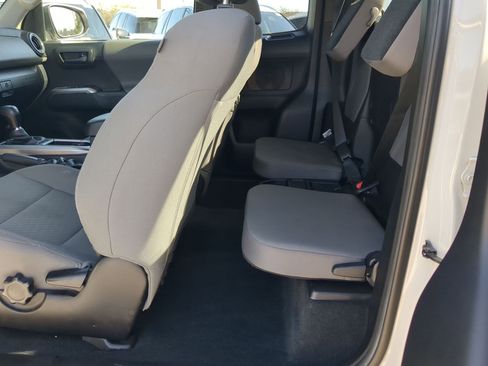 Used 2022 Toyota Tacoma SR5 w/ SR5 Appearance Package (SM) image 20