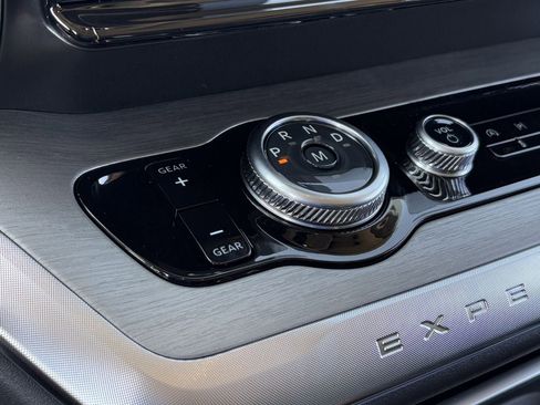 New 2025 Ford Expedition Platinum w/ Driver's Package image 48