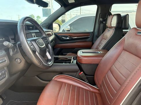Used 2024 GMC Yukon Denali Ultimate AWD/4WD image 8