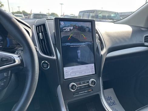 Certified 2024 Ford Edge SEL image 2