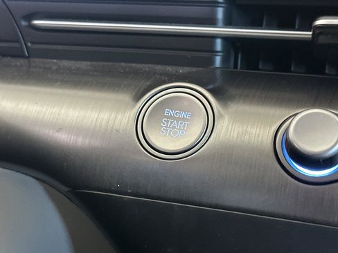 Certified 2025 Hyundai Kona SEL AWD/4WD image 23