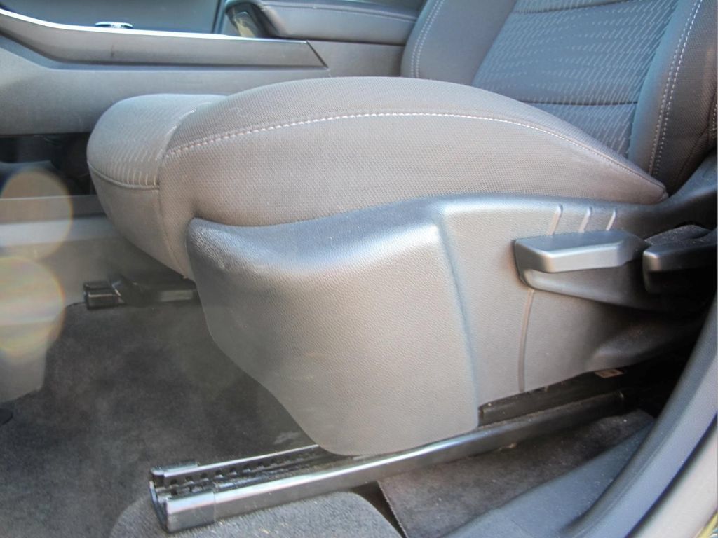 Used 2026 Chevrolet Equinox LT FWD image 11