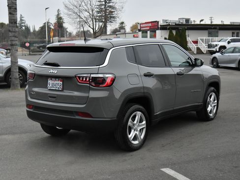 Used 2023 Jeep Compass Sport image 8