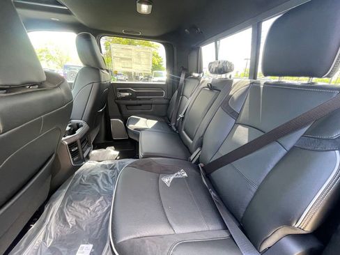 New 2026 RAM 2500 Laramie AWD/4WD image 10