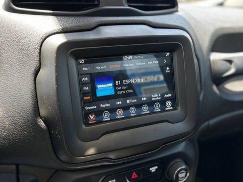 Used 2020 Jeep Renegade Latitude w/ Cold Weather Group AWD/4WD image 16