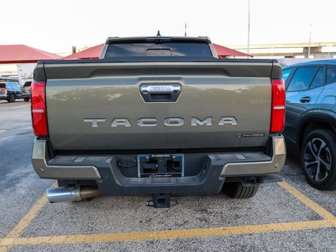 Certified 2025 Toyota Tacoma Limited AWD/4WD image 9