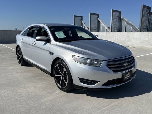 Used 2014 Ford Taurus SEL w/ Equipment Group 201A FWD image 3