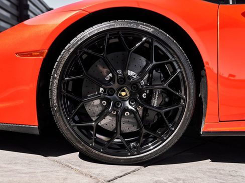 Used 2023 Lamborghini Huracan Tecnica RWD image 3