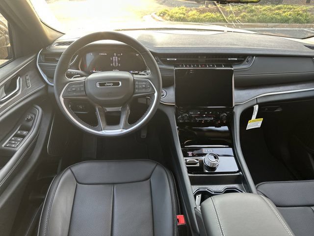 New 2025 Jeep Grand Cherokee Limited w/ Luxury Tech Group II AWD/4WD image 21