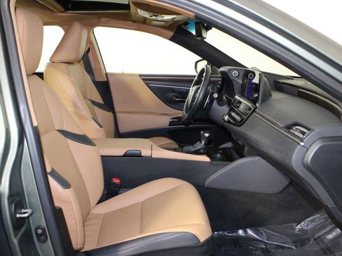 Used 2024 Lexus ES 350 w/ Premium Package image 15