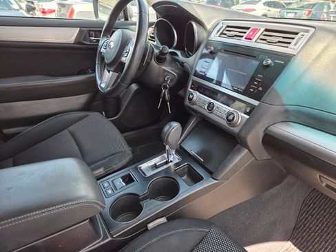 Used 2017 Subaru Outback 2.5i Premium AWD/4WD image 17