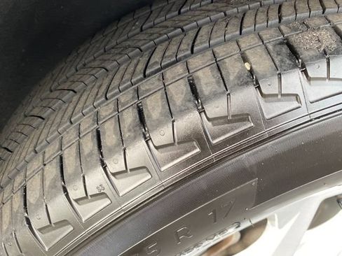 Certified 2024 Chevrolet Equinox LT w/ LPO, Floor Liner Package FWD image 23