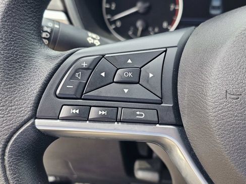 Used 2025 Nissan Altima 2.5 SV FWD image 18