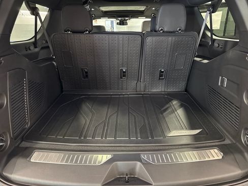 New 2026 Chevrolet Suburban Z71 w/ Sun And Tow Package AWD/4WD image 44