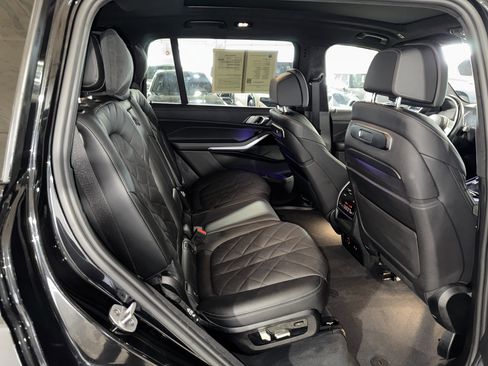 Used 2024 BMW X7 xDrive40i w/ M Sport Package image 12
