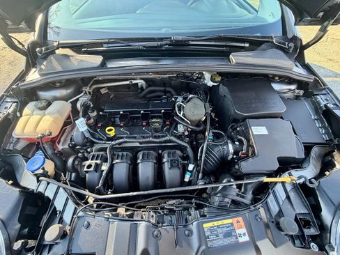 Used 2014 Ford Focus SE w/ SE Winter Package image 16