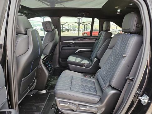 New 2026 Cadillac Escalade IQ Luxury 1 w/ LPO, Floor Liner Package image 29