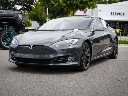 Used 2020 Tesla Model S Long Range AWD/4WD image 5