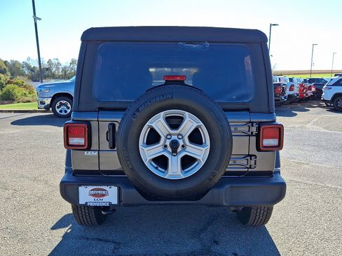 Used 2021 Jeep Wrangler Unlimited Sport image 6