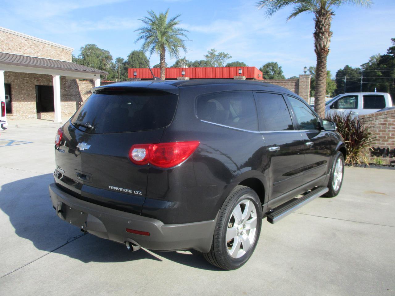 Used 2009 Chevrolet Traverse LTZ FWD image 11
