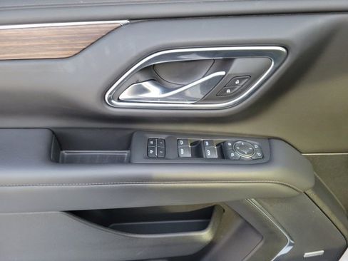 Used 2023 Chevrolet Suburban High Country image 16