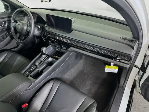 Used 2025 Honda Accord Sport image 31