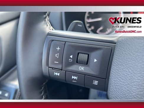 Used 2025 Nissan Rogue SV image 22