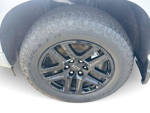 Used 2025 Chevrolet Silverado 1500 Custom w/ Turbomax Blackout Package RWD image 18