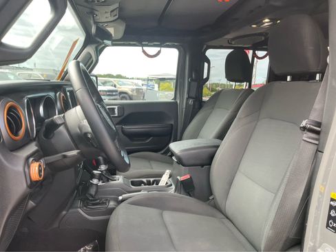 Used 2021 Jeep Gladiator Sport AWD/4WD image 12