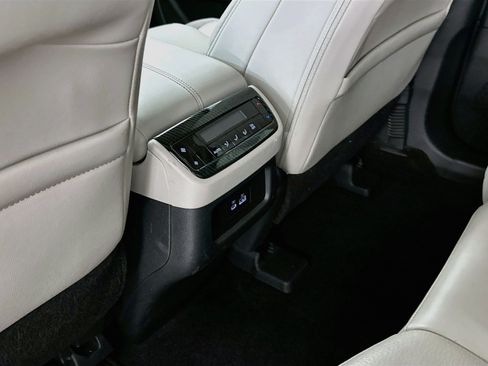 Used 2024 Nissan Pathfinder SL w/ Black Appearance Package AWD/4WD image 28