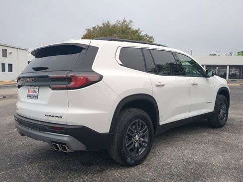 Used 2025 GMC Acadia Elevation image 4