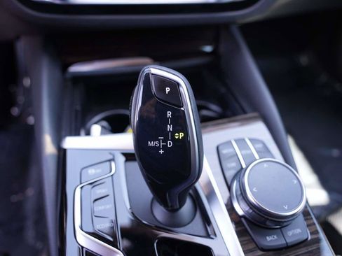 Used 2023 BMW 530i w/ Convenience Package RWD image 20