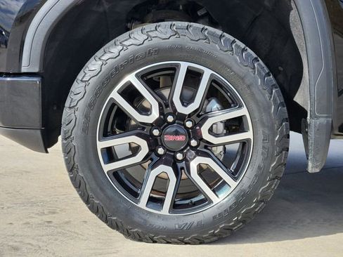 Used 2021 GMC Sierra 1500 AT4 w/ AT4 Premium Package image 11