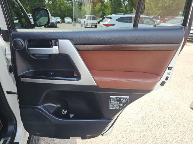 Used 2017 Toyota Land Cruiser AWD/4WD image 36