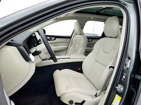 New 2026 Volvo XC60 B5 Ultra w/ Climate Package image 17