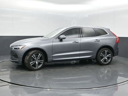 Used 2019 Volvo XC60 T6 Momentum w/ Multimedia Package image 4