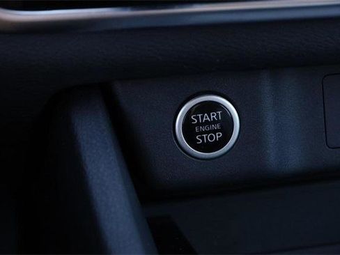 Used 2021 Nissan Rogue SV image 14